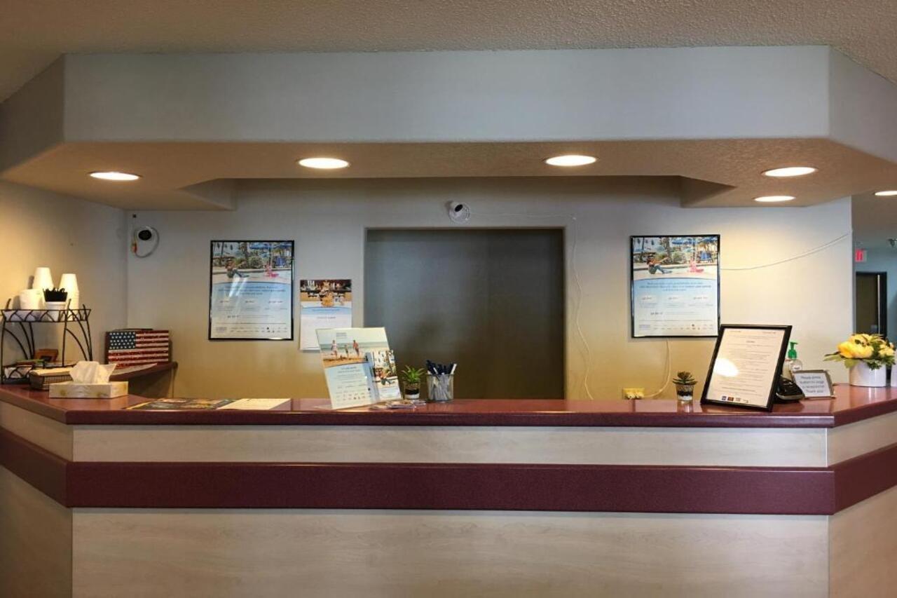 Travelodge By Wyndham Chadron Eksteriør bilde