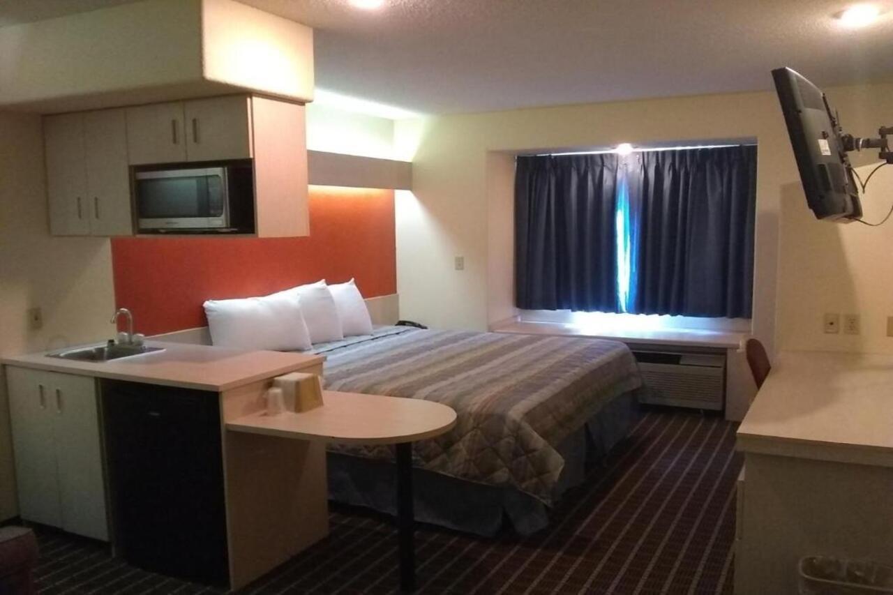 Travelodge By Wyndham Chadron Eksteriør bilde