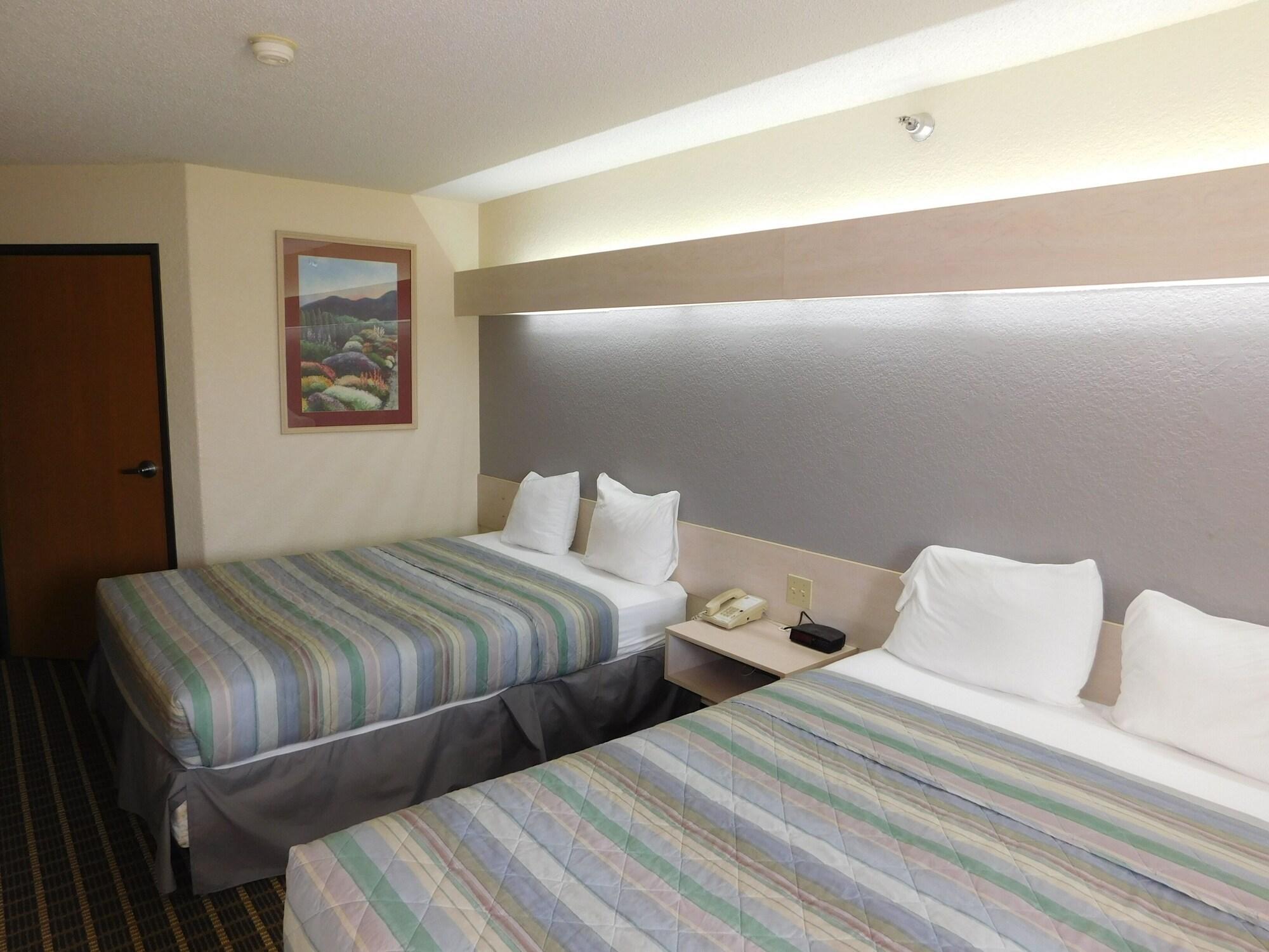 Travelodge By Wyndham Chadron Eksteriør bilde