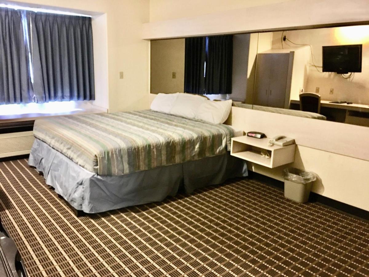 Travelodge By Wyndham Chadron Eksteriør bilde
