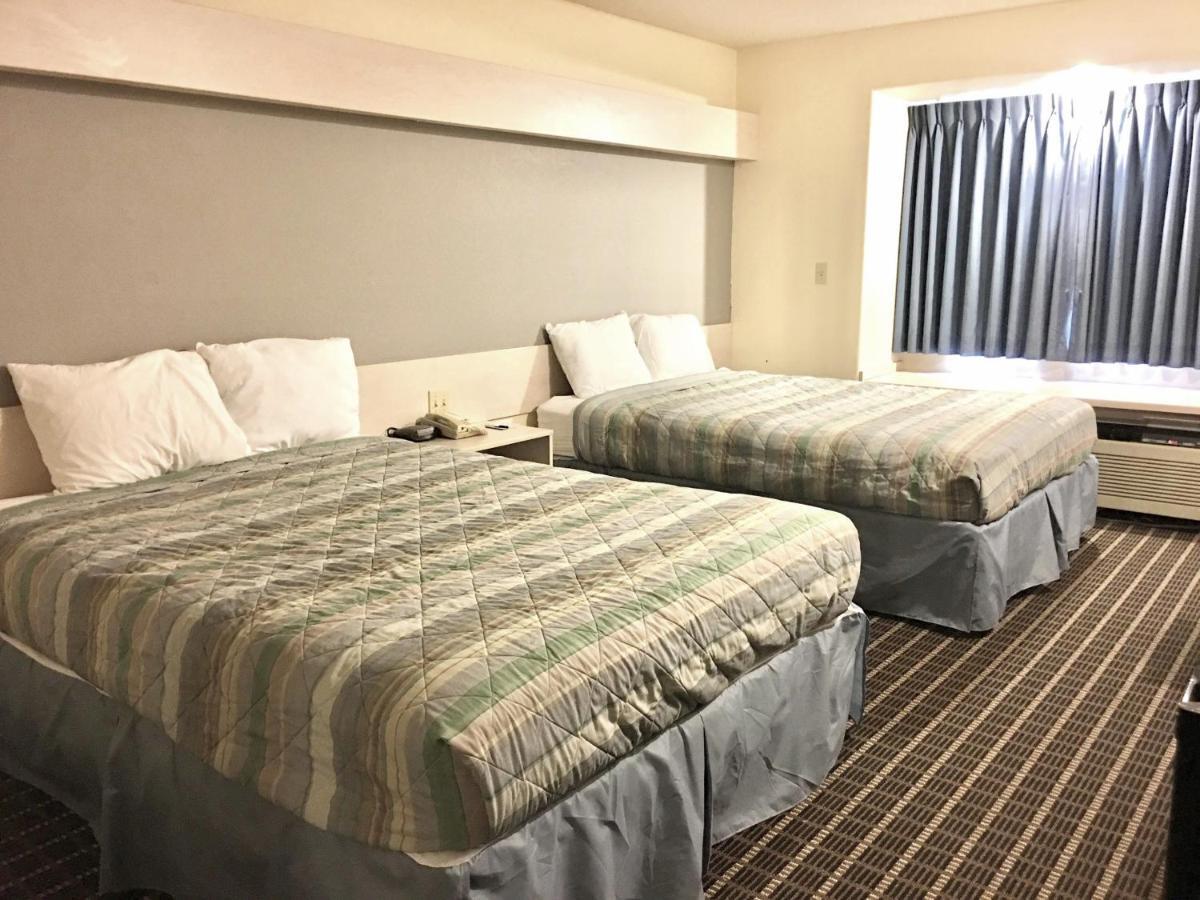 Travelodge By Wyndham Chadron Eksteriør bilde
