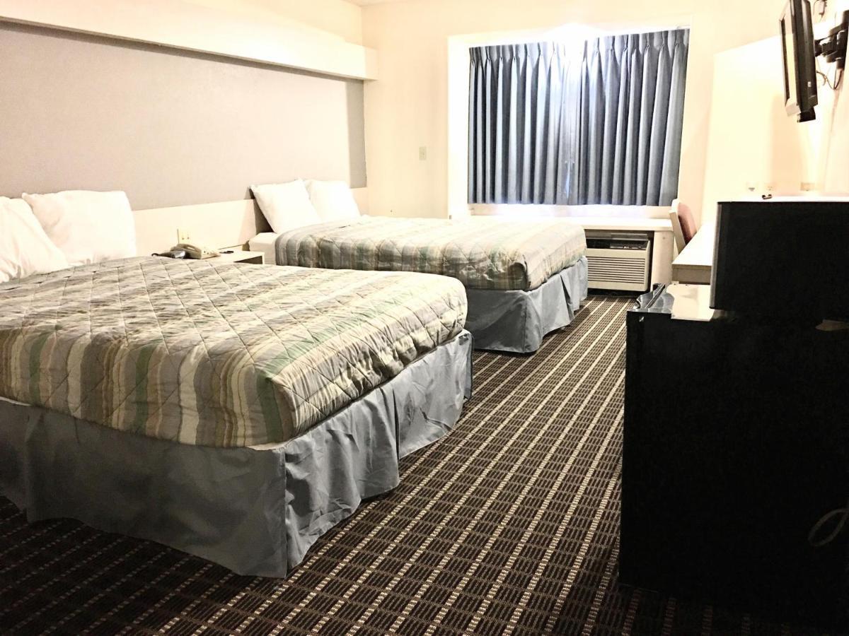 Travelodge By Wyndham Chadron Eksteriør bilde